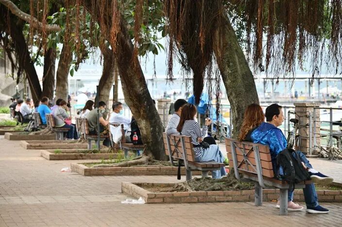 疫情下的黄金周香港由于没有内地客到访大量商铺开始倒闭！