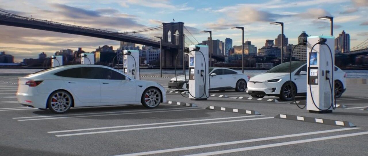 360kW跑步入场，不好叫“超充”，叫做超大快充