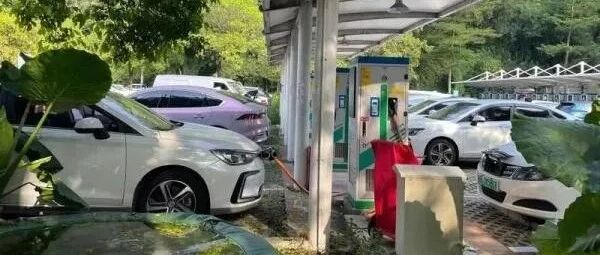 新能源汽车充电桩够不够？记者实地察访