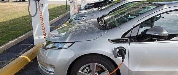 新能源汽车充电桩将走向聚合