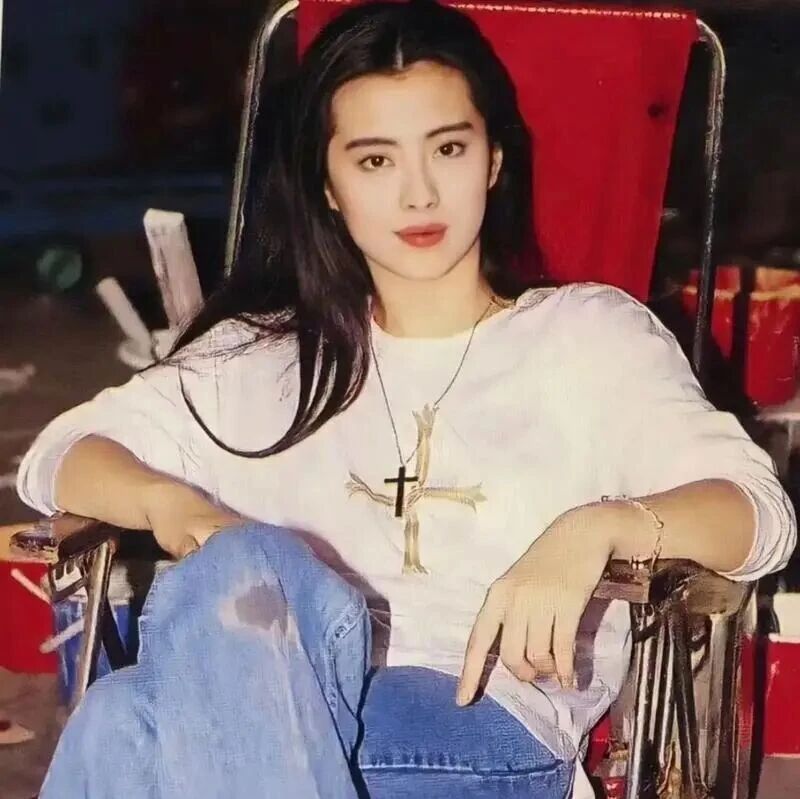 齐秦没想到,59岁未婚未育的前女友王祖贤,如今凭一举动口碑暴增