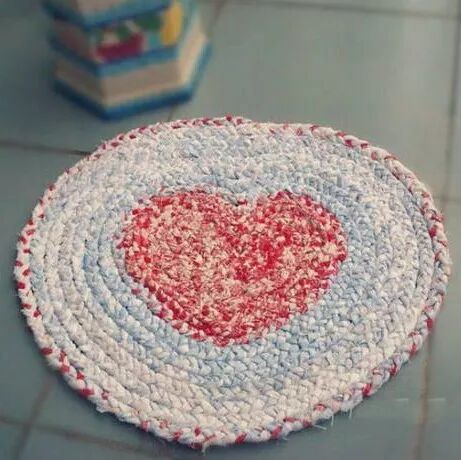 旧衣服改造成心形地垫和杯垫！美翻了！