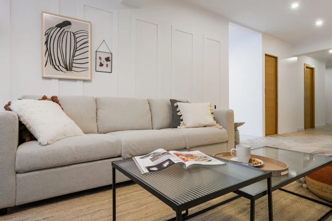 110㎡新房，简化造型全屋只刷大白墙，通铺木地板，也能很漂亮