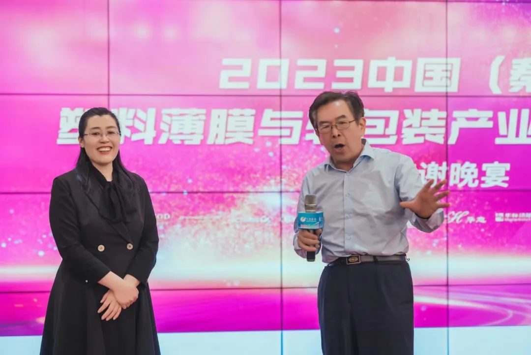 塑料軟包裝印刷_中控臺硬塑料軟包改裝多少錢_實木床軟包和硬裝哪個好