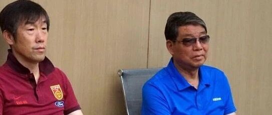 国足，武磊。徐根宝这样说，范志毅这样说。