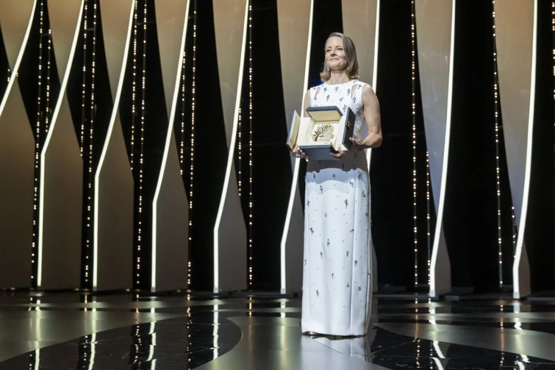2021年第74届【戛纳电影节】获奖名单，女导演破纪录拿下金棕榈！