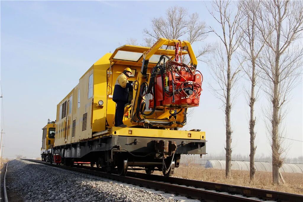 【6/8更新】合围塔克拉玛干沙漠的铁路，千里一根轨，是如何做到的？的图5