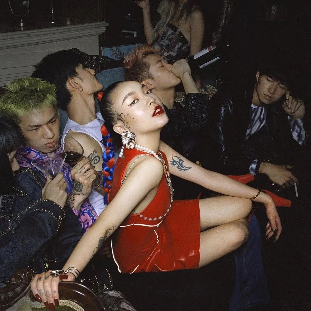 vava "私密纹身" 有什么内涵!浴缸大秀释放狂野性感风!