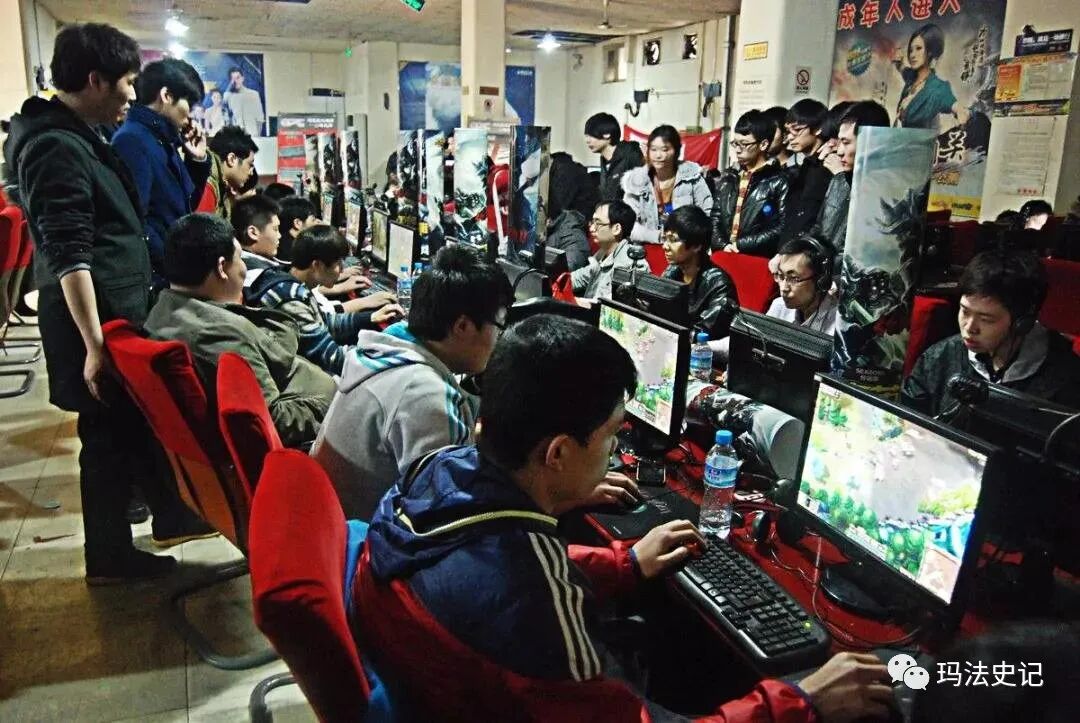 现在玩哪个传奇能赚钱,哪个传奇能玩游戏