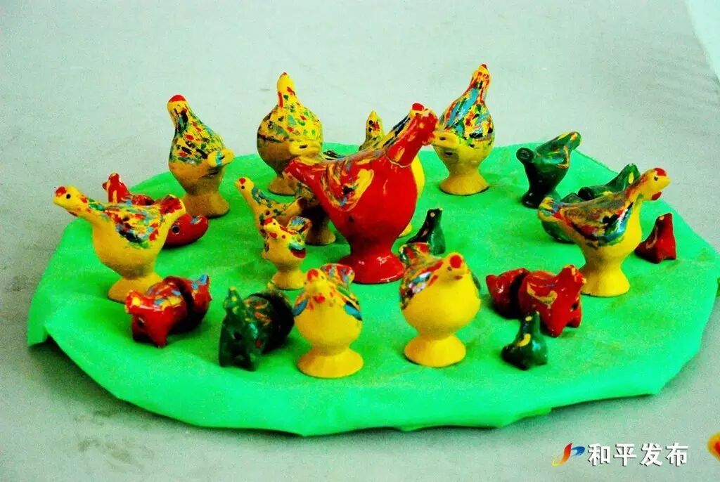 每年的春节前后,白石坑人都会烧制大量泥鸡,泥鸭在春节和元宵节期间