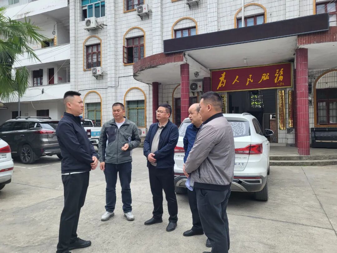 副县长,县公安局局长龙俊先后主持召开安保工作调度会,中共榕江县公安