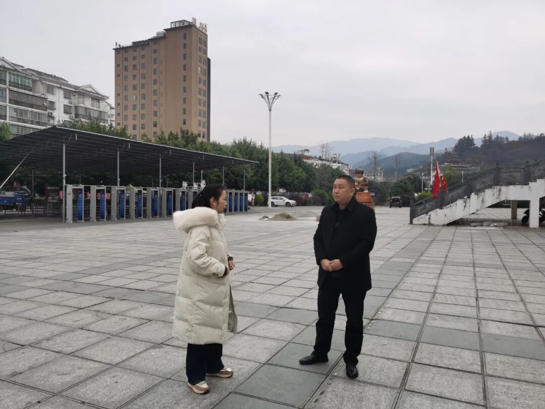 您当前所在位置:>首页>新闻中心>领导活动>六,县人民政府副县长