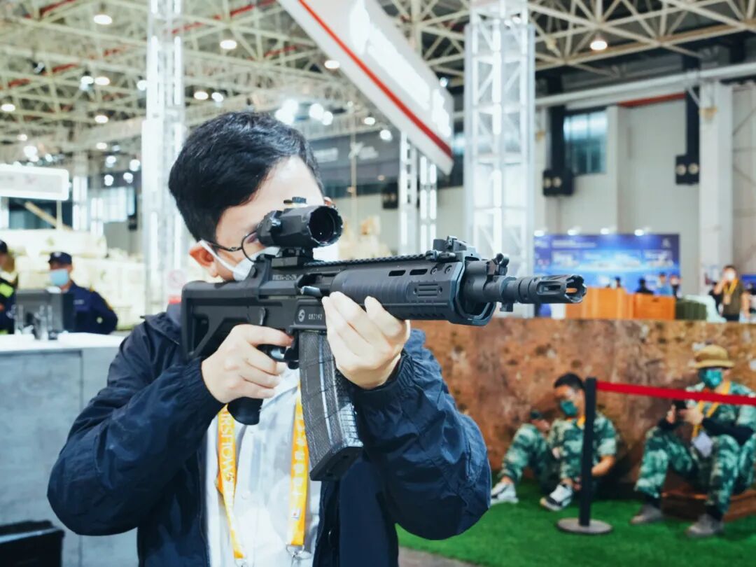 超抢眼,"20式新枪族"来了!-关注_华商网新闻