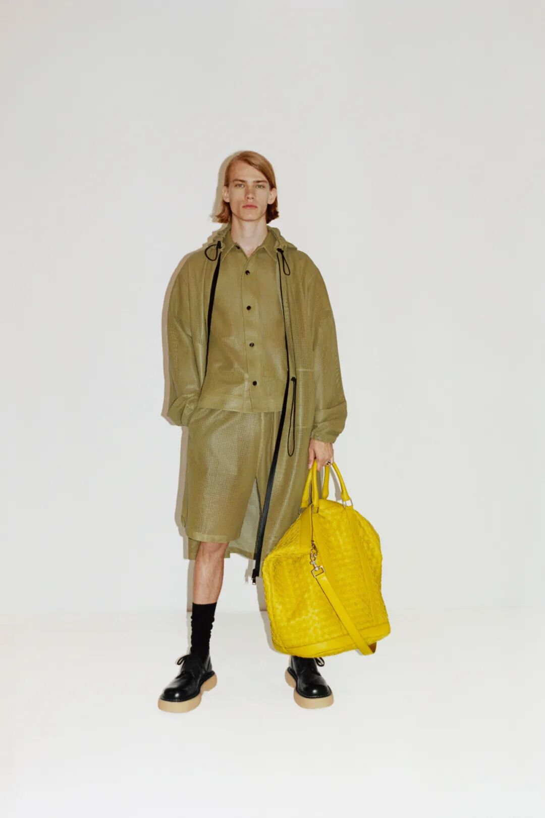 雕刻面料,bv不止有编织:bottega veneta2021度假系列-友友