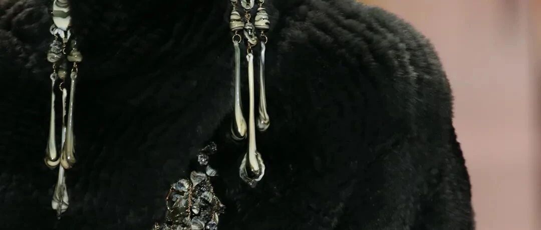 星光闪耀：芬迪2021春季高级定制的皮草