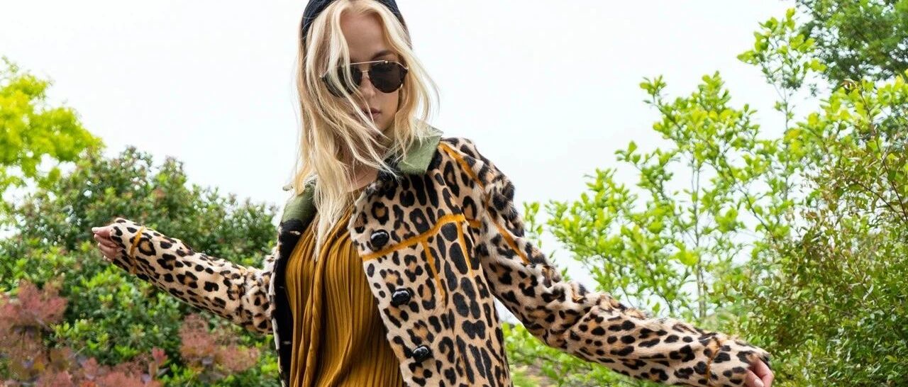 逛皮草的街，就是这么飒！