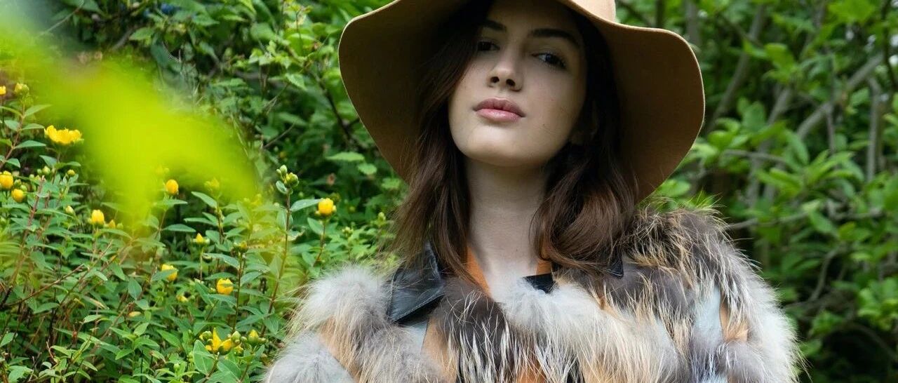 一件皮草，就是一抹绿色……