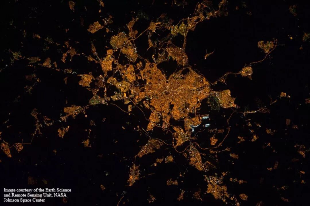 证实了！晚上开灯提高癌症风险