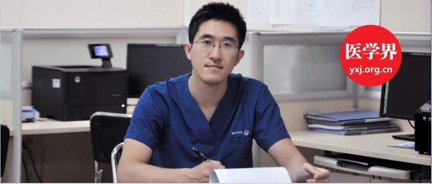 33岁医生出了6本书：病人一手拿挂号单，一手拿书求签名