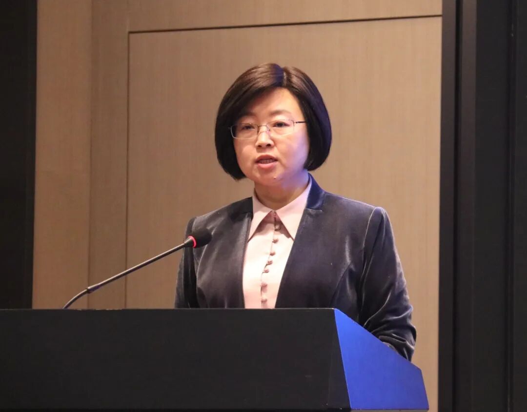 会上,苏科高新产业集团董事长衡雷与周村区委常委,副区长丁军共同签署