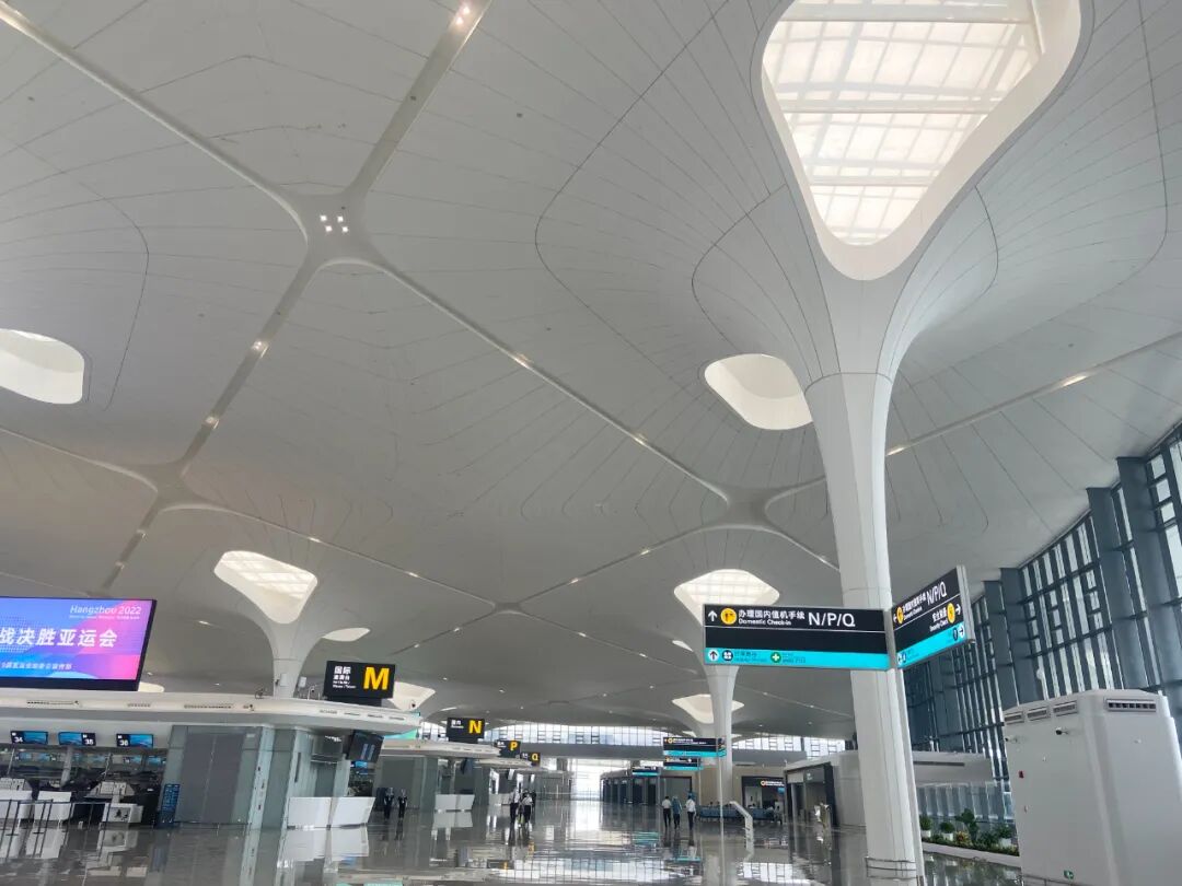 杭州机场4号航站楼大厅.黄慧 摄