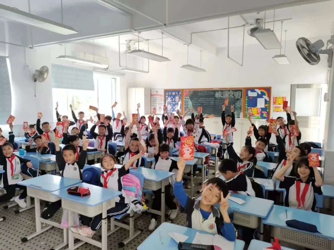 开学啦伦教各学校用心准备花式迎新齐乐龙龙