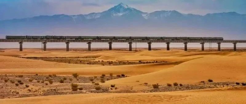 在新疆沙漠里开出一条路，难度有多大？