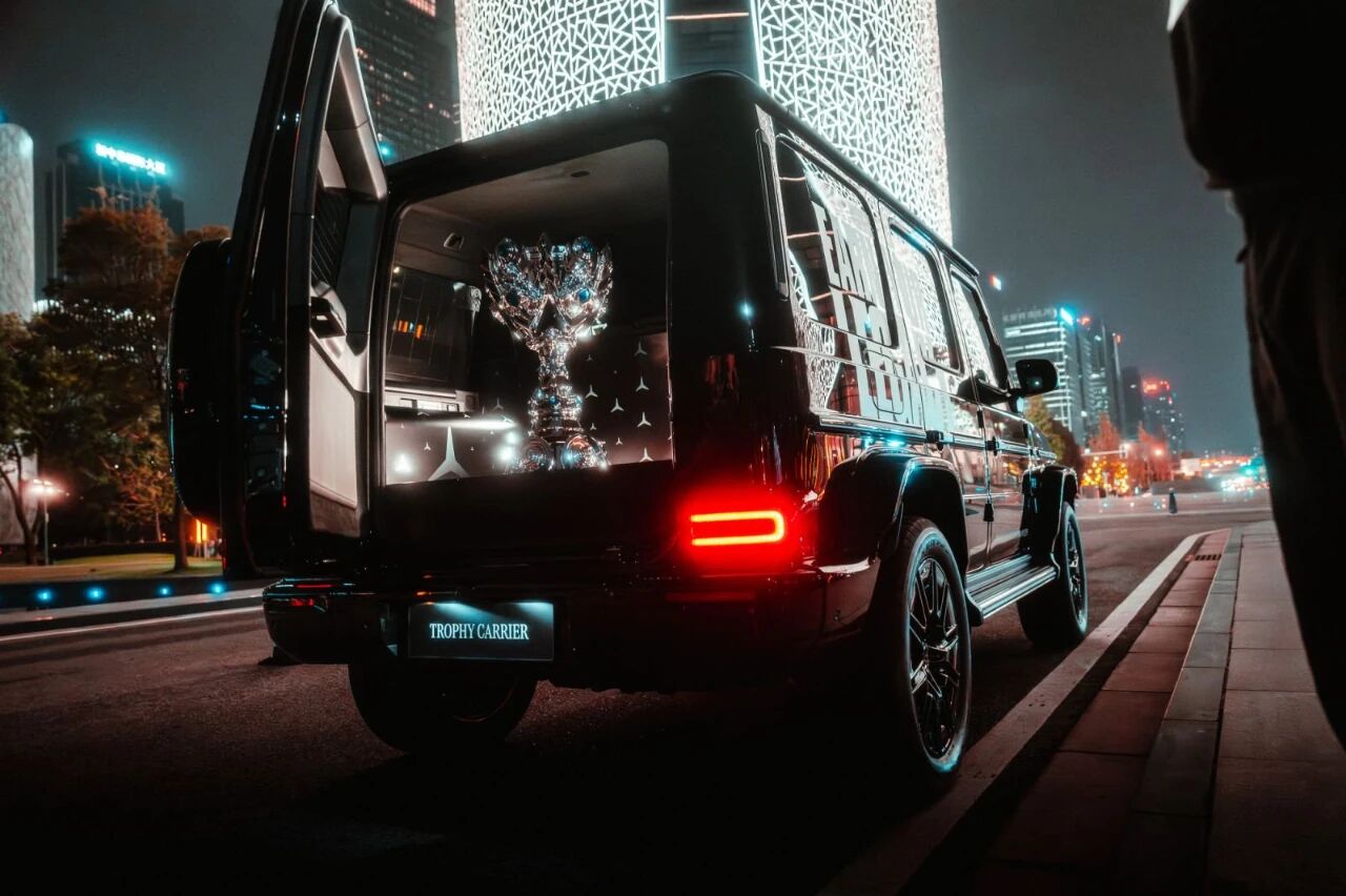 英雄勇攀新巅，奔驰满电赋能！2025 英雄联盟全球总决赛圆满收官