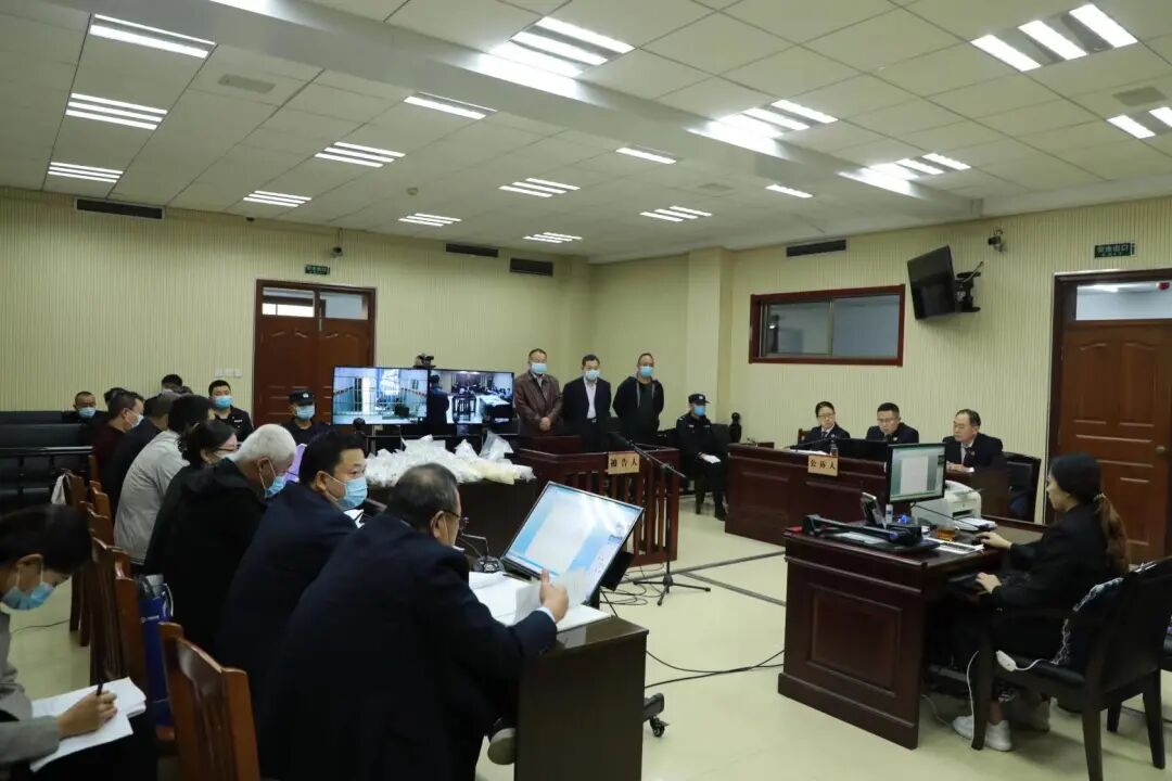 高密法院对闫永刚等4人恶势力团伙犯罪案一审公开宣判,以寻衅滋事罪