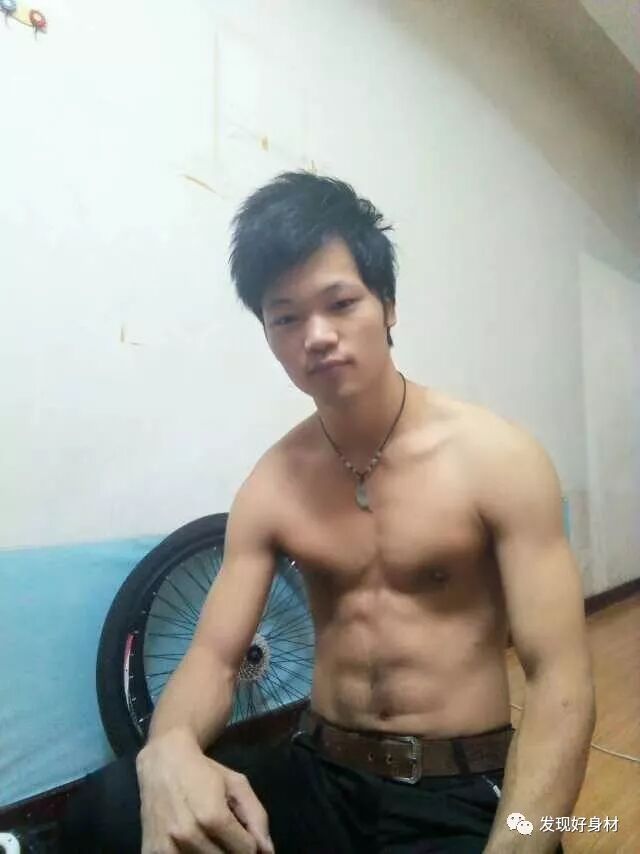 杀马特变筋肉男 人鱼线有点小帅 发现好身材 二十次幂