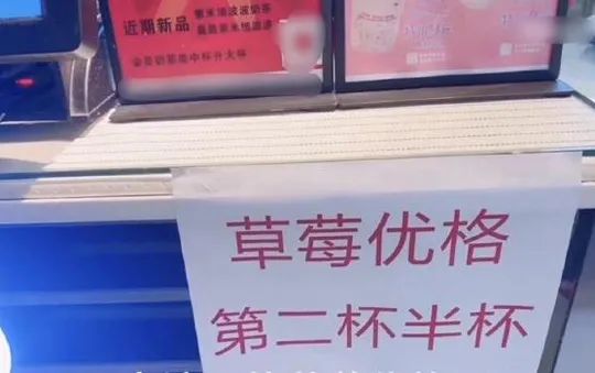 以上两个女生同时追你,你选哪个【囧图时刻】-微信头条网 以上两个女生同时追你,你选哪个【囧图时刻】