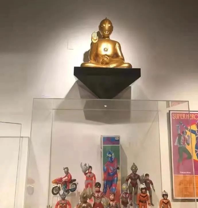 以上两个女生同时追你,你选哪个【囧图时刻】-微信头条网 以上两个女生同时追你,你选哪个【囧图时刻】