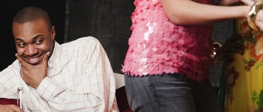 领导：这个软软的东西好看吗？小伙子上班好好上别瞎瞄【囧】