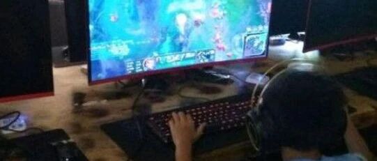 LOL防沉迷再添新规，未成年人玩游戏又被限制，网友：干的漂亮！