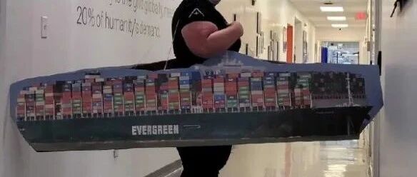 这条走廊叫苏伊士吗【囧图时刻】