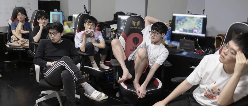 TES战队选手外卖要被下药？网友口嗨之后表示“我不到30，不懂事”