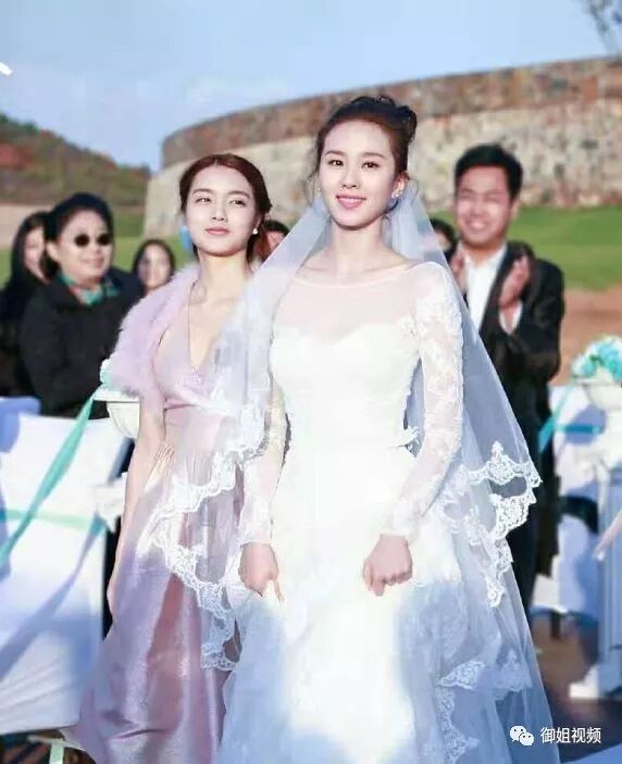 婚纱照谁最美？刘诗诗大气，郑爽热巴唯美，看了图四娜扎：想娶！