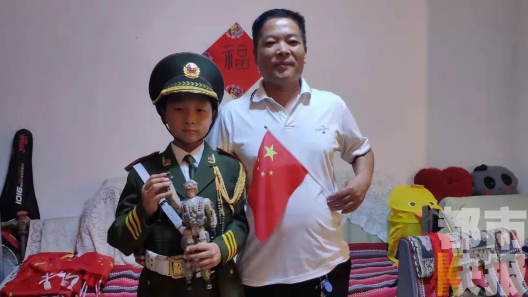 堅持7年！西安10歲男孩每天早上在家升國旗 網友：竟戳中了感動…… 親子 第7張