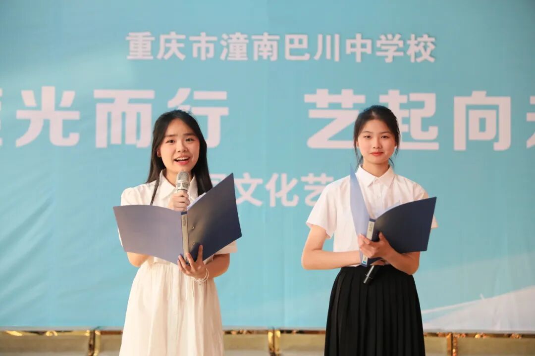 此次校园文化艺术节活动,历时2个月,共有94名选手站上表演舞台,以多种