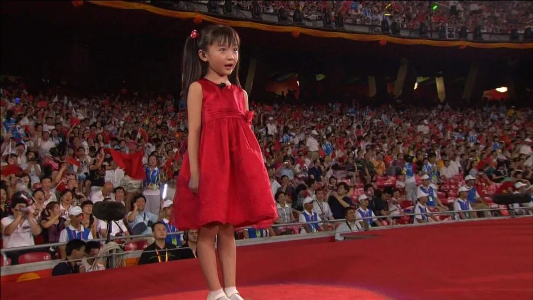 北京奥运12年后，唱着《歌唱祖国》的林妙可和杨沛宜现在怎样了