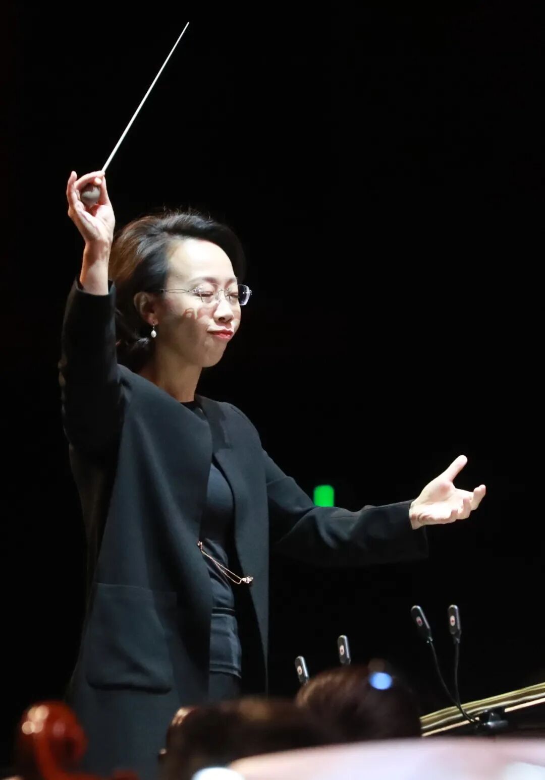 世界华人女指挥之声——陈冰