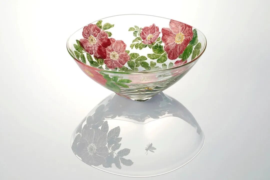 在玻璃上画画还可以这么雅致