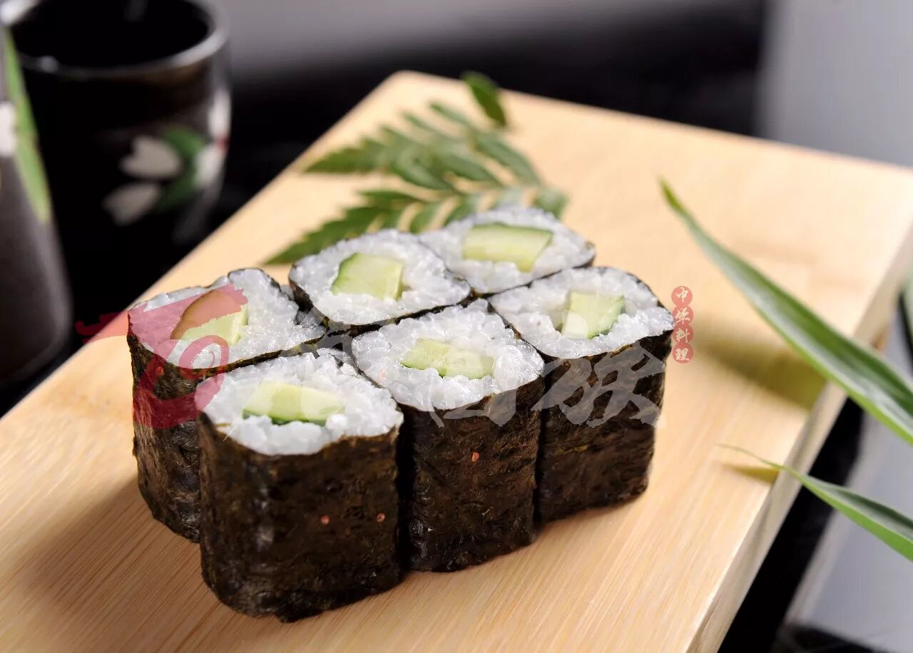 代表:北极贝寿司,火炙鹅肝寿司,鳗鱼寿司,三文鱼寿司,玉子寿司 正卷类