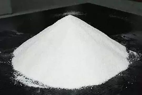 雪地里 AI 生成的内容可能不正确。