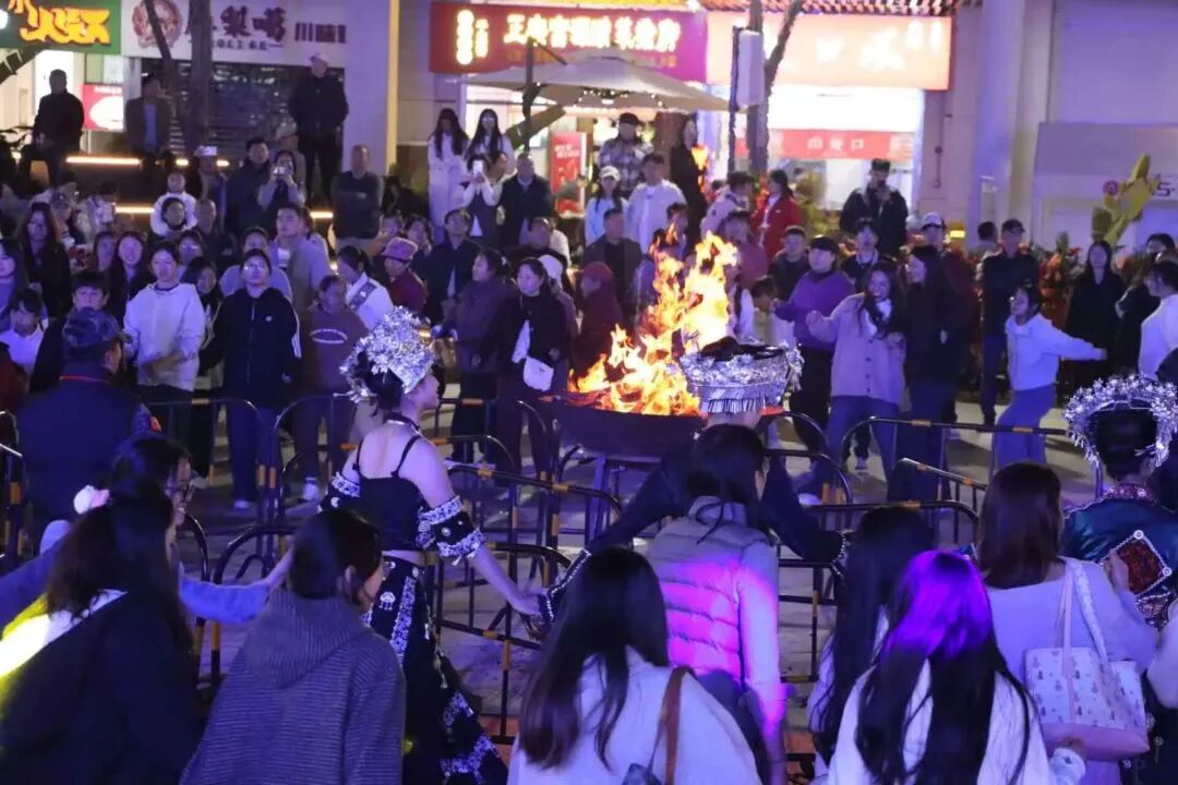 奥莱大跳.jpg