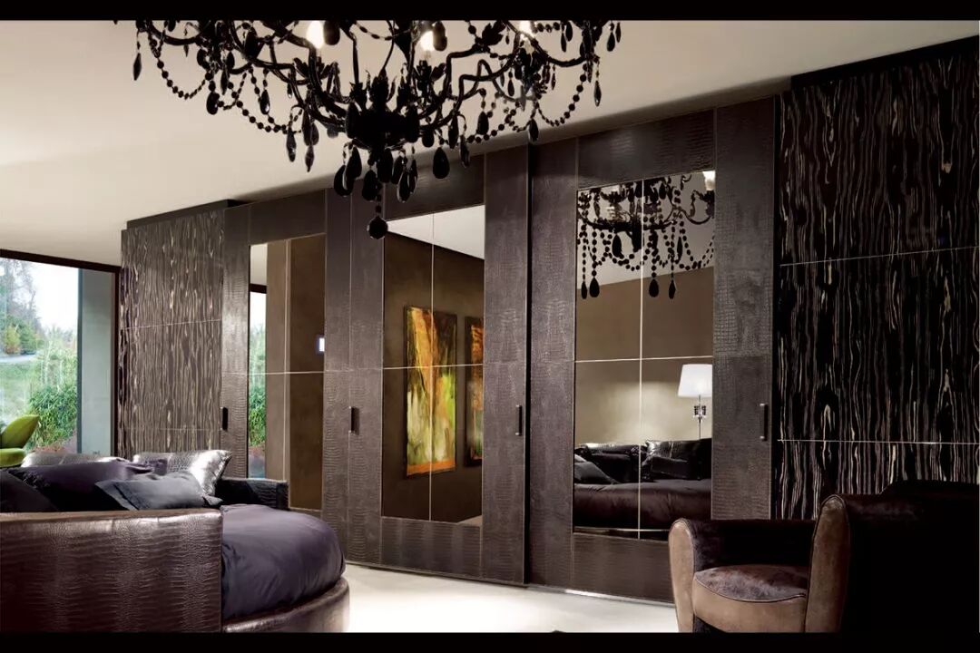 快来领个心仪的衣帽间回家吧，做个最强的百变女王~