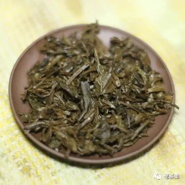 老茶档案：勐海茶厂2003年班章生态青砖1000克（大白菜系列）
