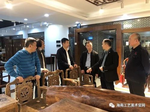 海南省人力资源开发局调研海南工艺美术行业人才发展情况(图1) 海南省人力资源开发局调研海南工艺美术行业人才发展情况(图1)