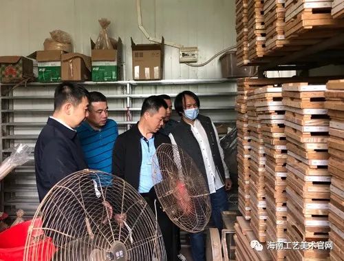 海南省人力资源开发局调研海南工艺美术行业人才发展情况(图3) 海南省人力资源开发局调研海南工艺美术行业人才发展情况(图3)