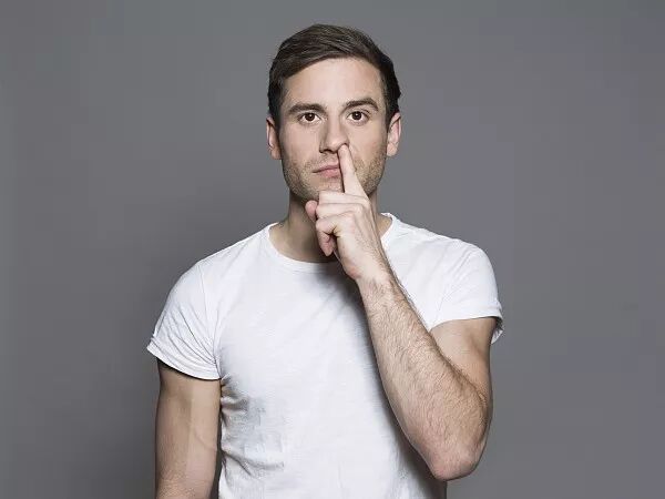 你还在抠鼻子吗？有的人抠出了鼻息肉